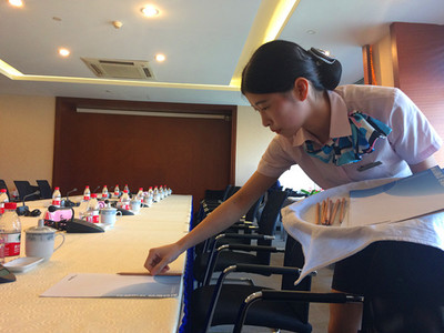 美貌與智慧并存 氣質(zhì)與高雅兼?zhèn)洹?016年公司'心懷至誠 技逐至臻'會(huì)議服務(wù)技能大賽企業(yè)形象策劃